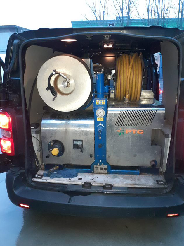 moses-built-in-2 Urban-cleaning